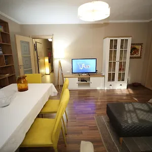 Eos Tirana